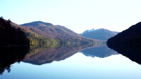 Mirror-Lake-In-Patagonien,-Argentinien