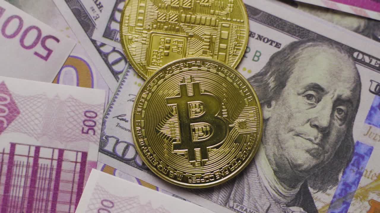 concepto de financiación e inversión, cambio de divisas, billetes en efectivo.