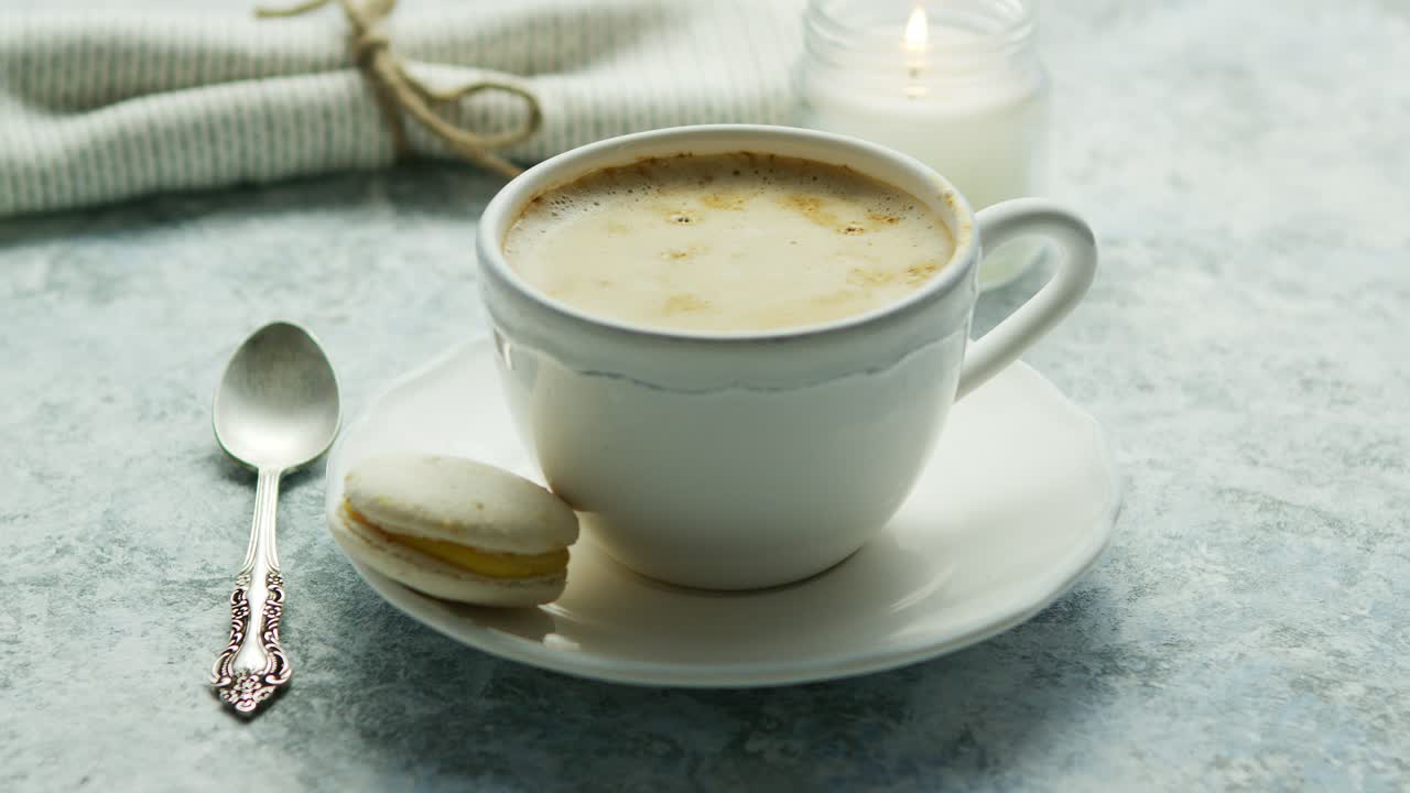 vista superior de la taza con café