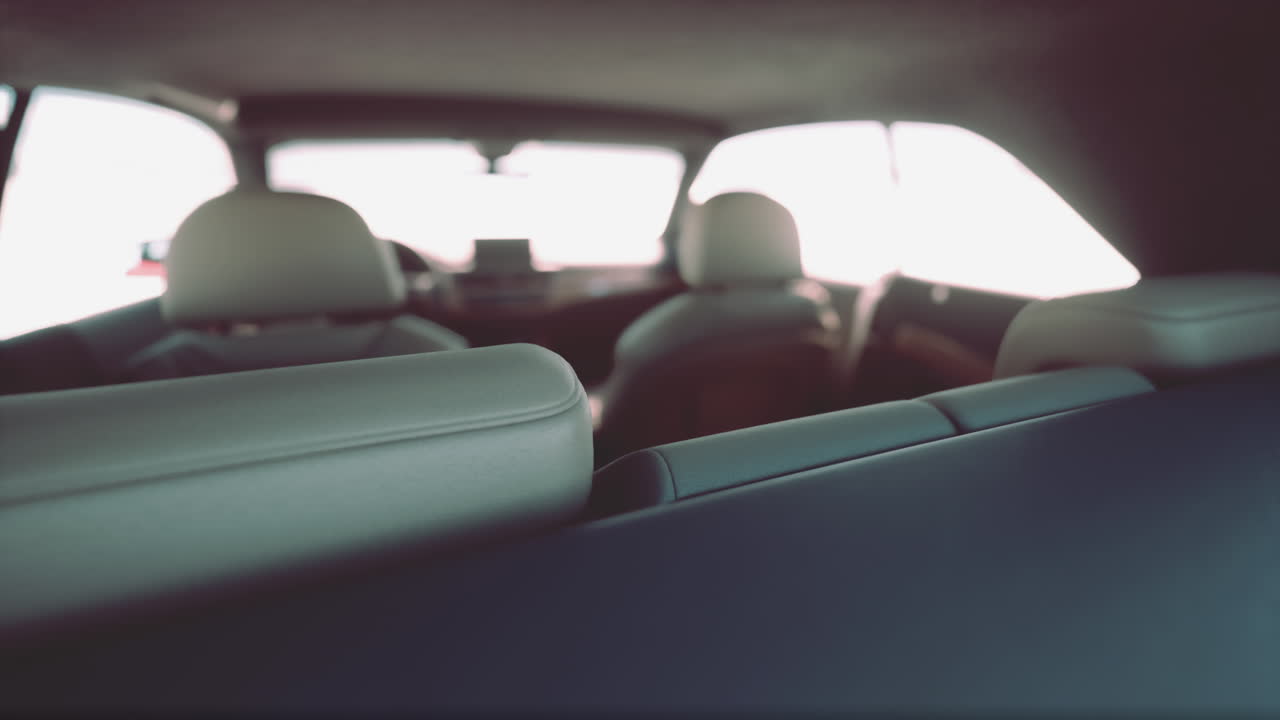 interior limpio del asiento trasero del automóvil