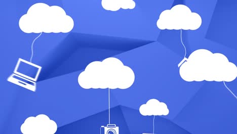 Weiße-Wolke-Bewegt-Sich-Mit-Netzwerksymbolen-Auf-Blauem-Hintergrund