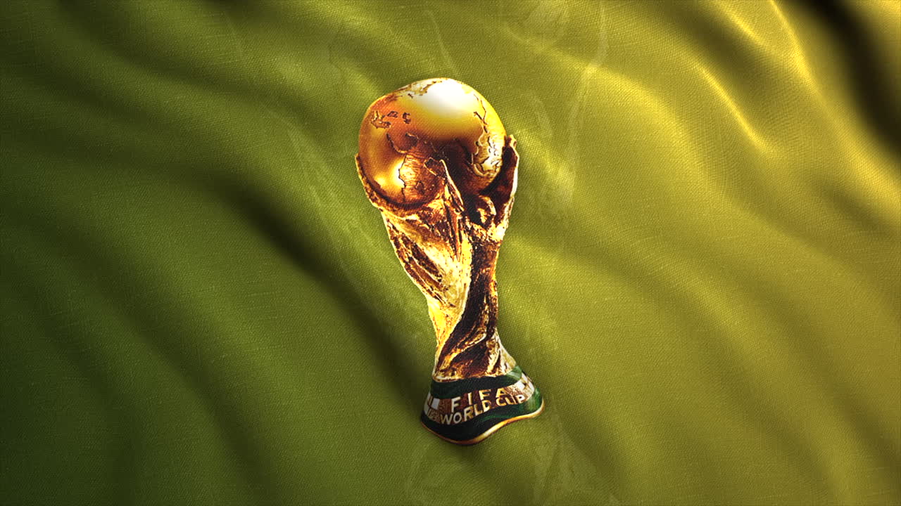 el trofeo de la copa del mundo de la fifa en una bandera verde