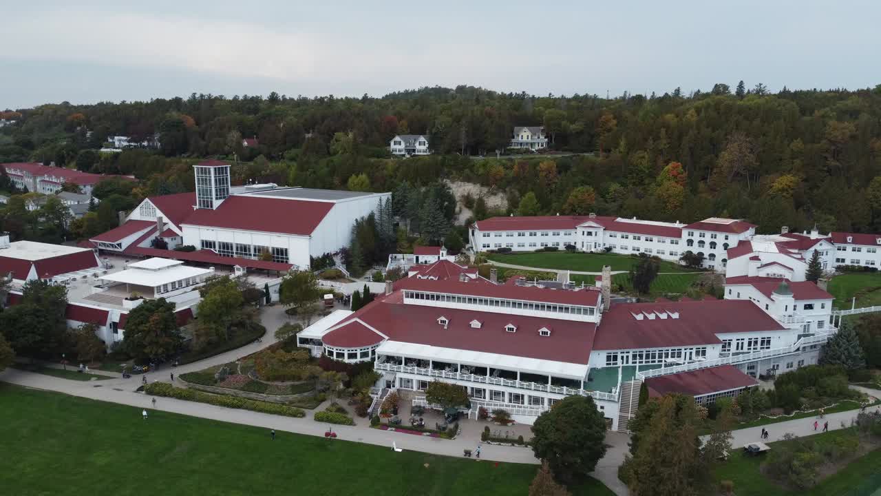 여름에 럭셔리 섬 도시