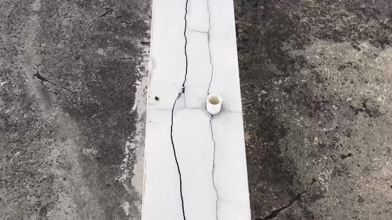 The ground beam was cracked