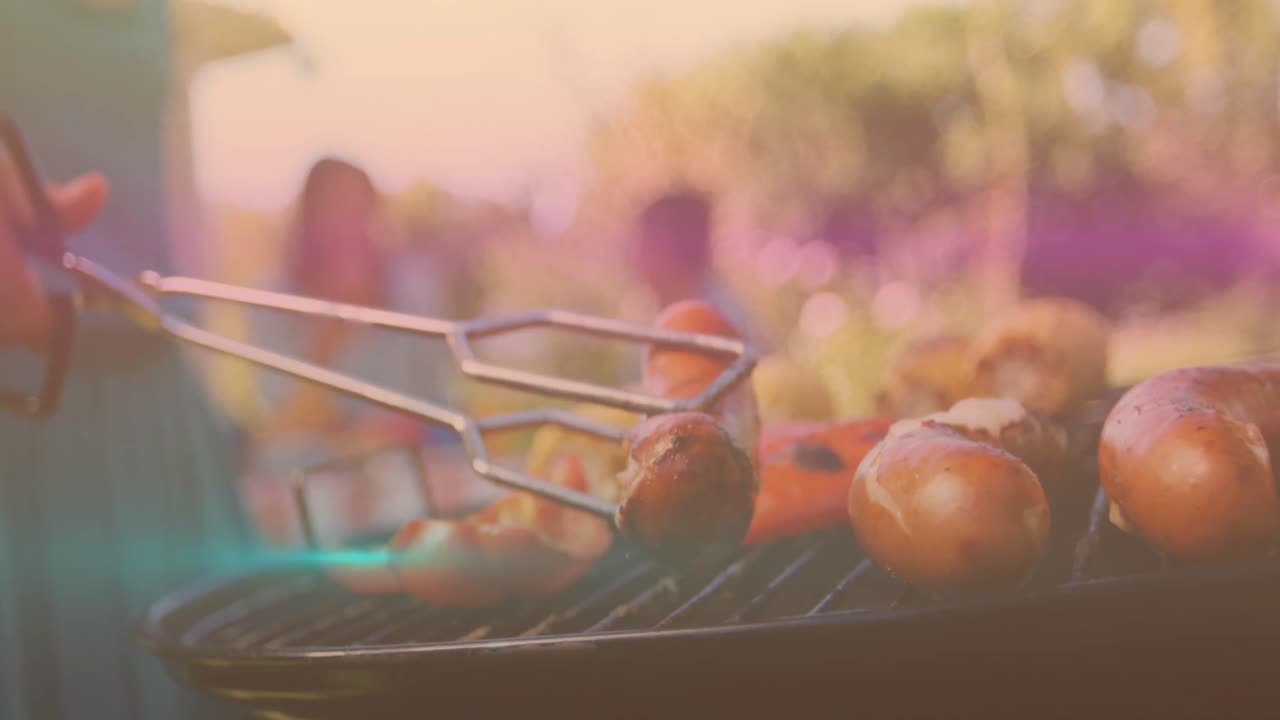 animación de una familia caucásica teniendo barbacoa y hablando