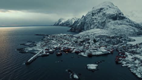 Luftaufnahme-Der-Lofoten-Inseln,-Wunderschöne-Landschaft-Im-Winter