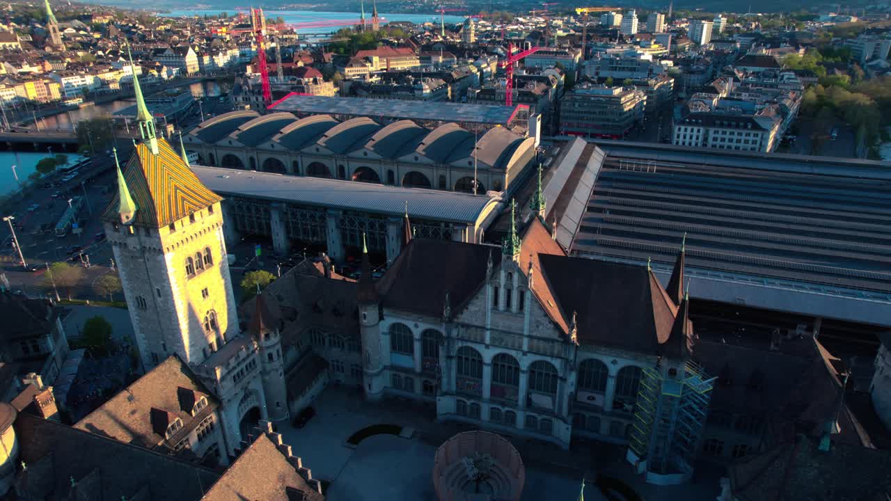 스위스 국립 박물관 공중 드론 보기, 취리히 도시 풍경 위를 날다, 하루