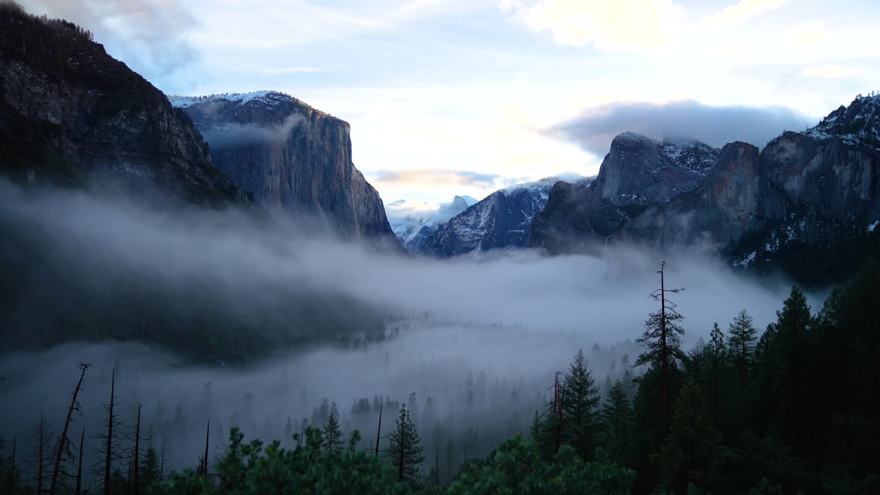fotografía fija del amanecer en yosemite