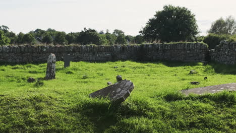 antiguo cementerio irlandés en la abadía de hore