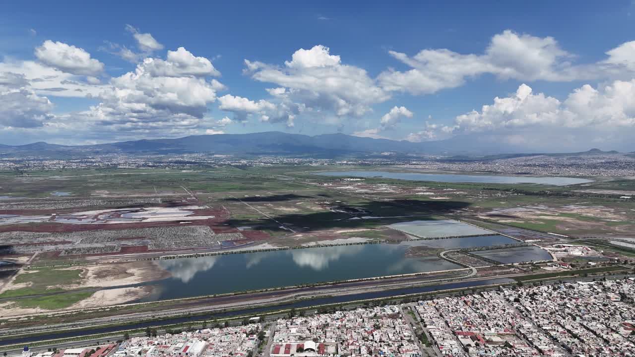 imágenes aéreas del parque ecológico texcoco, ciudad de méxico