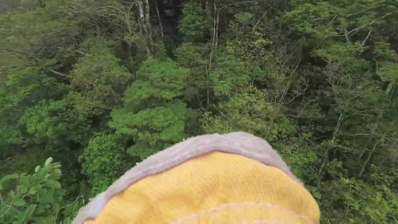 POV: Tyrolka Supermana w zwolnionym tempie.