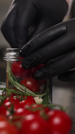 preserving cherry tomatoes with herbs