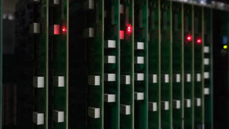 placa base de teléfono pabx con una luz intermitente que indica el estado de la conexión digital