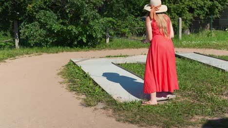 rookie mini golf player missing shots imperfectly