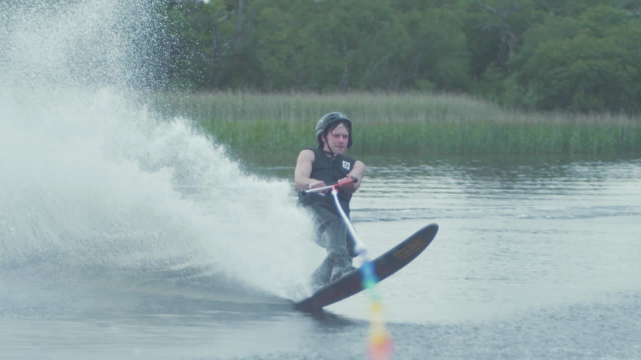 Slalom skier freeskiing cut SLOW MOTION