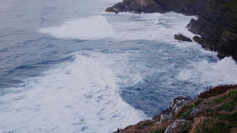 Blue-waves---Mountain-shoreline---Crescent-Head-NSW-Australia