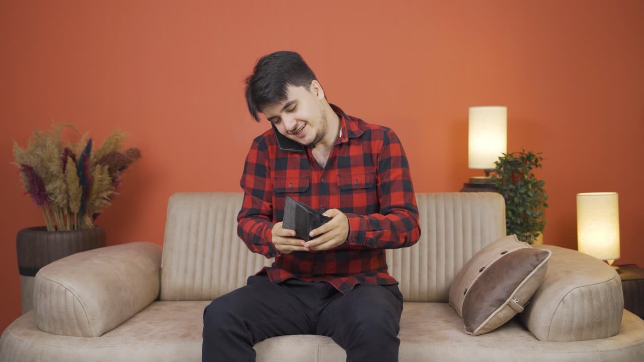 재정 위기를 겪고 있는 사람.