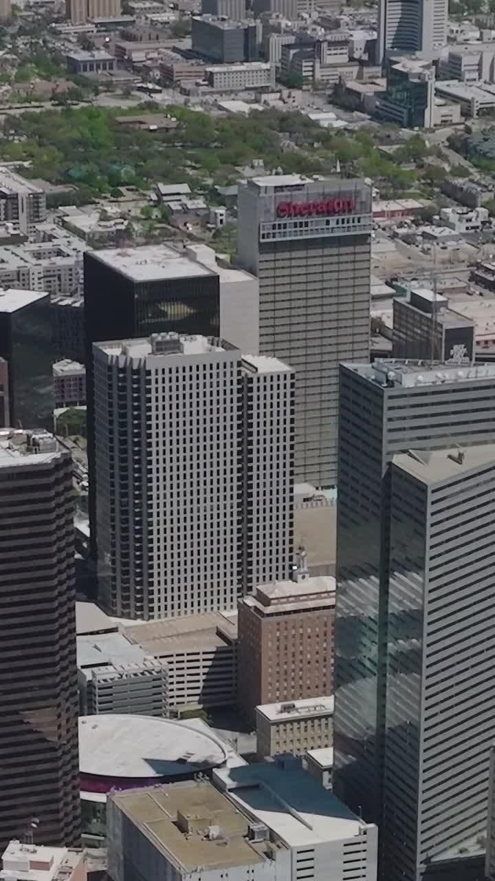 Vista dall'alto del centro di Dallas, Texas, con edifici e strade visibili