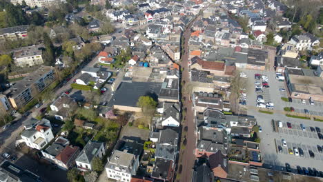 Antena-Del-Centro-De-La-Pequeña-Ciudad-En-Baarn,-Países-Bajos