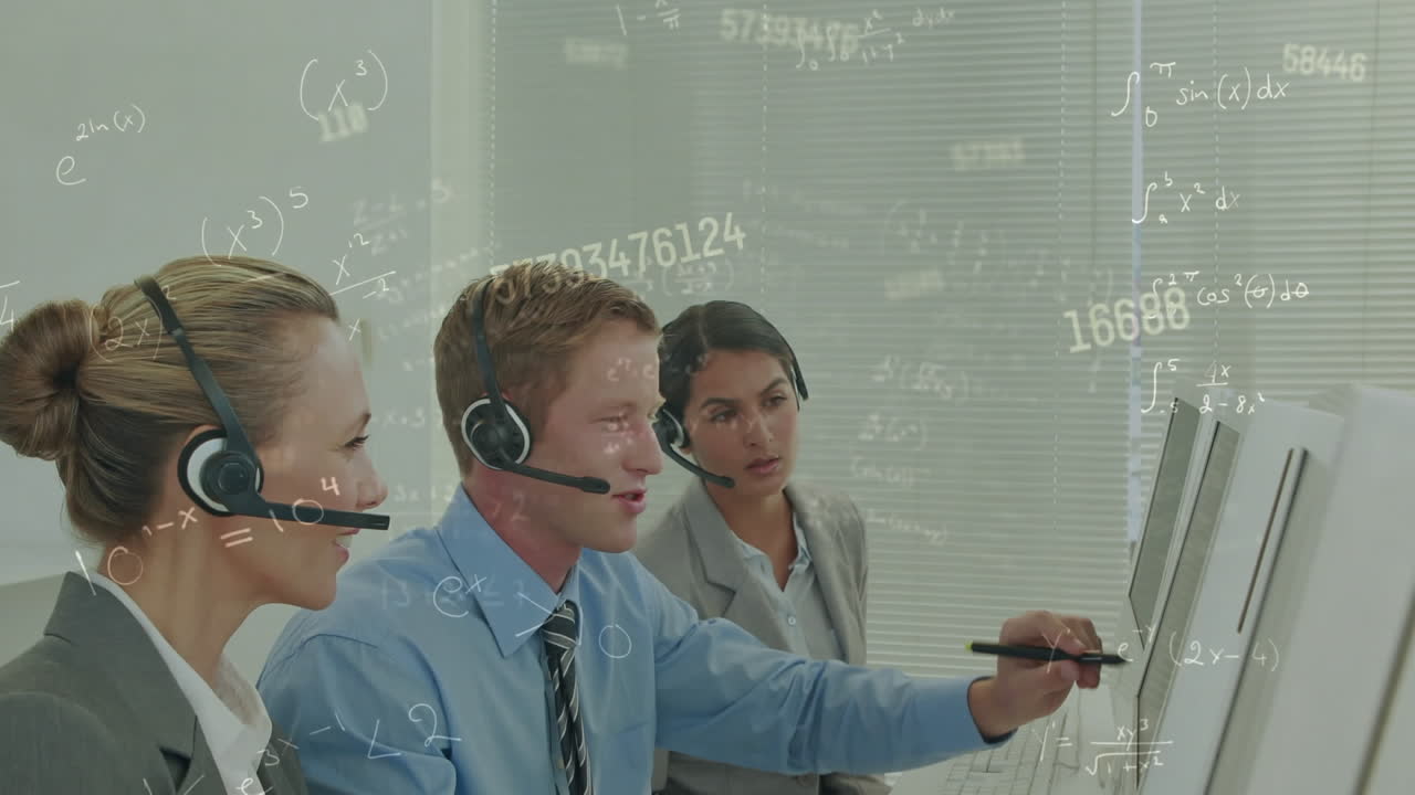 전화 헤드 ⁇ 을 사용하는 비즈니스 사람들에 대한 숫자 및 방정식의 애니메이션