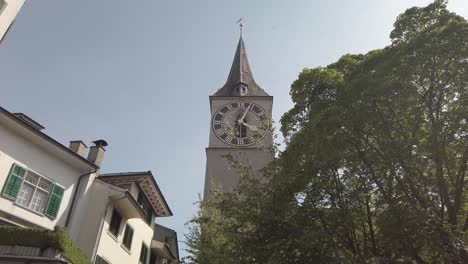 famosa iglesia de san pedro en zurich