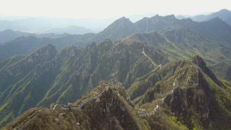 Abgelegener,-Wilder-Abschnitt-Der-Chinesischen-Mauer,-Der-Selten-Von-Touristen-Besucht-Wird