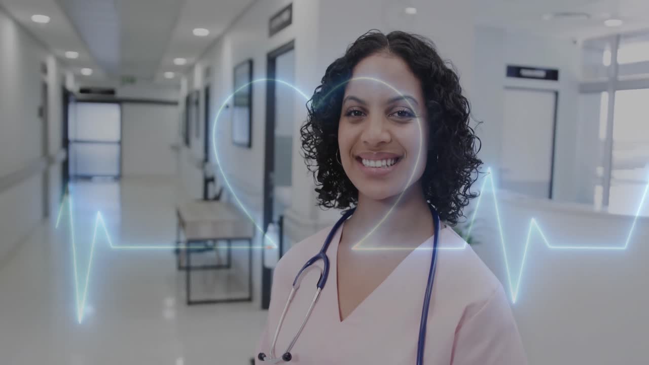 Animazione di elaborazione dati su sfondo di dottoressa birazziale sorridente