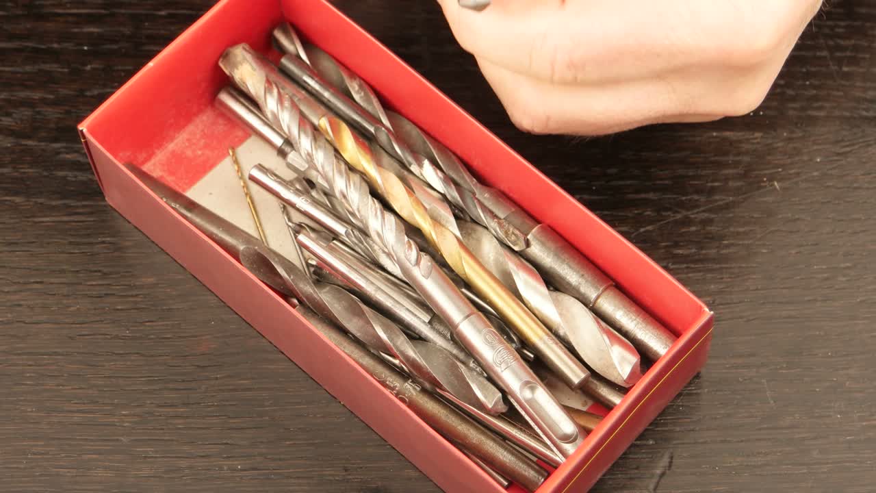 개정 및 드릴 비트의 선택