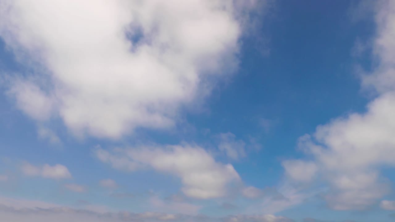 las nubes están viniendo bucle