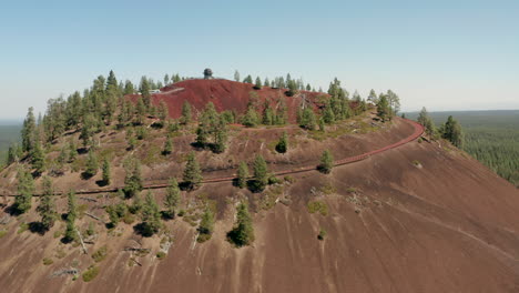 disparo aéreo ascendente del cono de ceniza lava butte newberry oregon