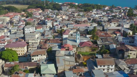 girando en la ciudad de piedra de zanzíbar