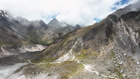 vista aérea de drones del monte salkantay-3