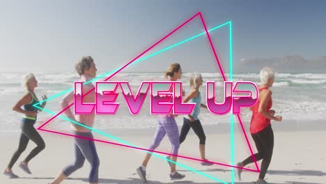 animación del nivel de texto hacia arriba, en rosa brillante, con mujeres corriendo en la playa