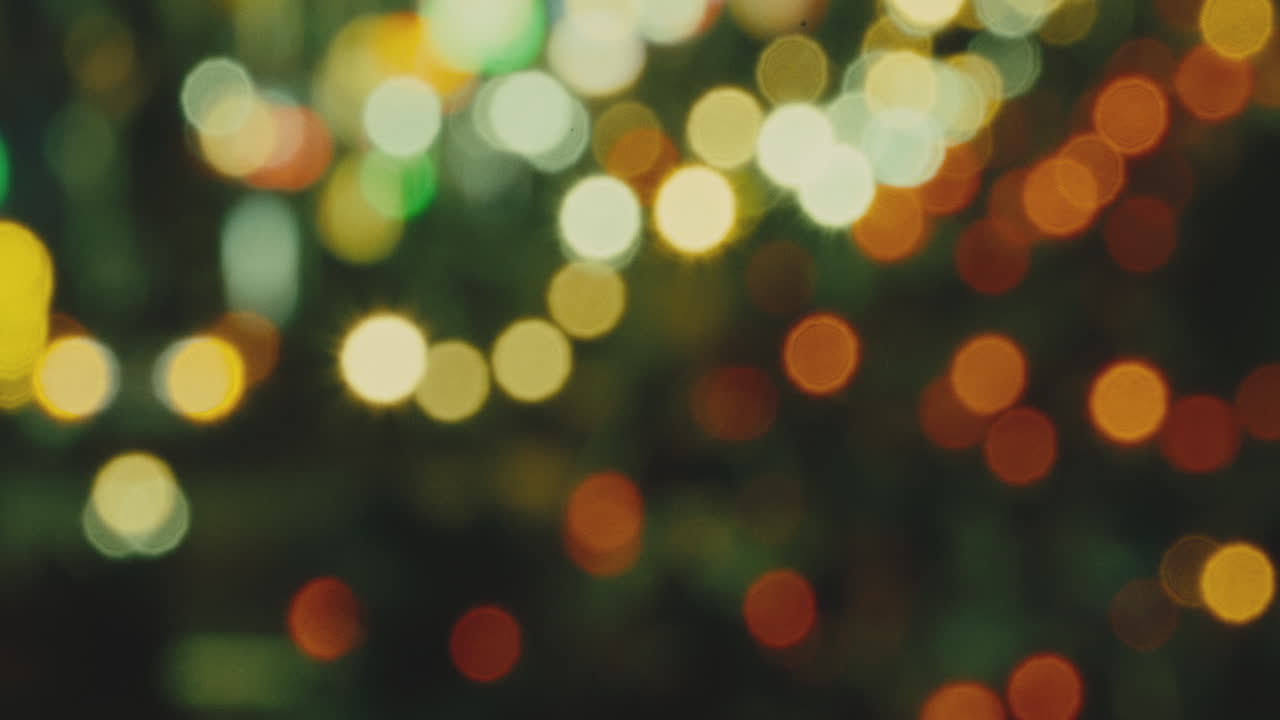 luz de coche bokeh en la calle de tráfico en la hora pico nocturna