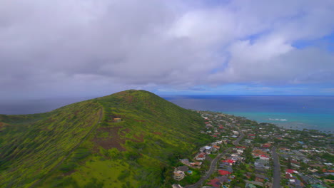 vista del océano pacífico desde el mirador de hawaii kai y una vista de la costa sureste de oahu hawai