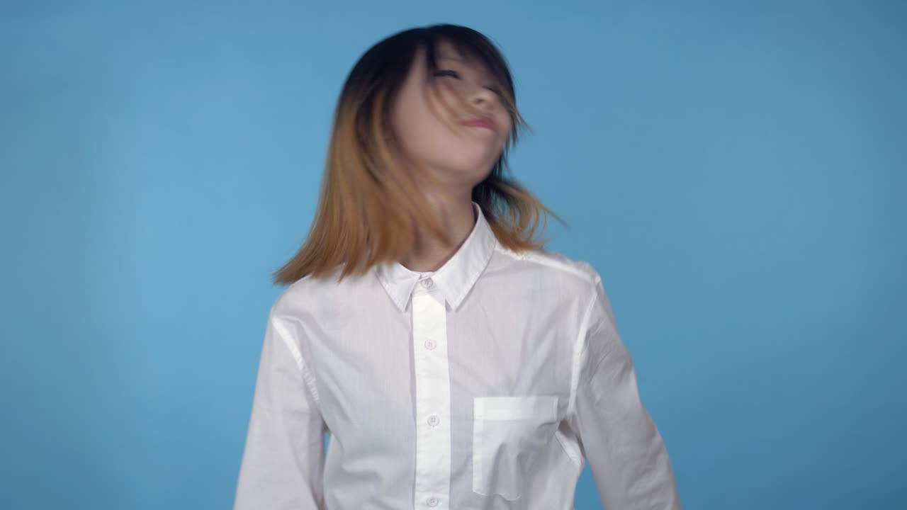 hermosa mujer coreana divertirse