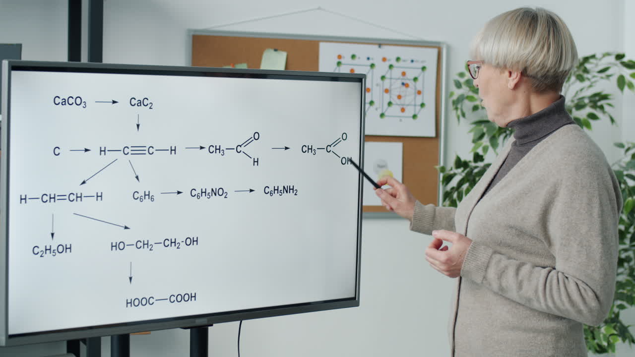 Chemistry Lecture by Expert
