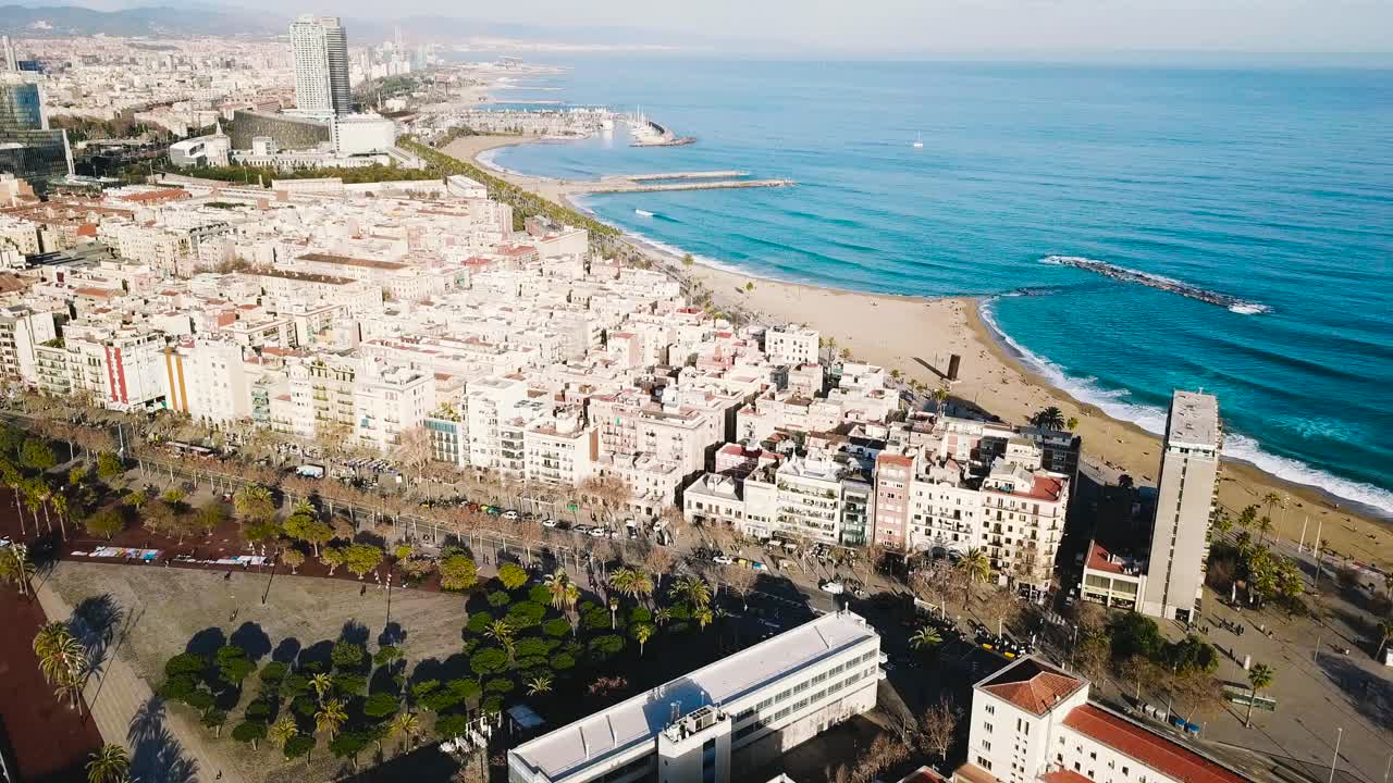바르셀로나 도시 와 해변 의 공중 사진