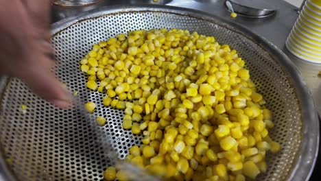 preparing fresh corn kernels