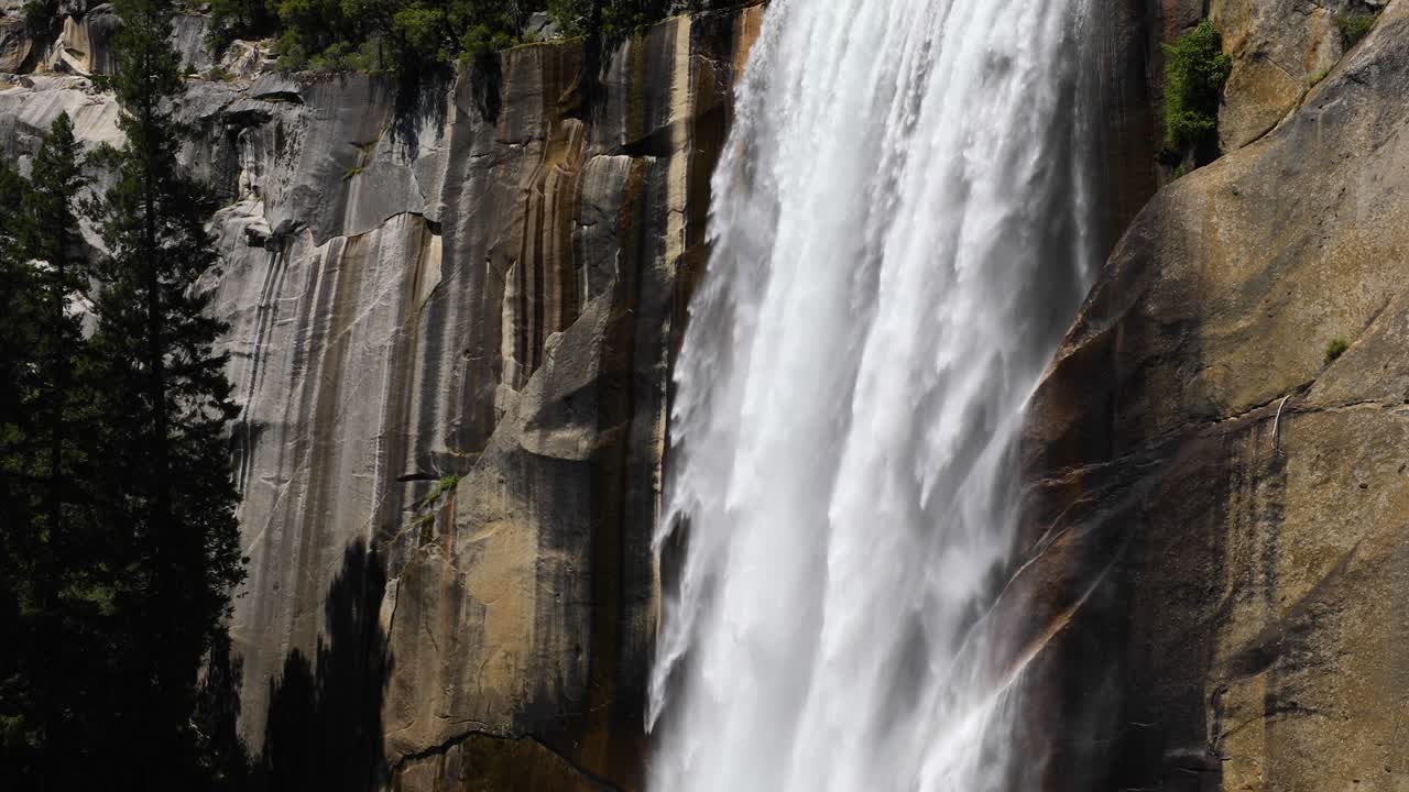 las cataratas de primavera de yosemite