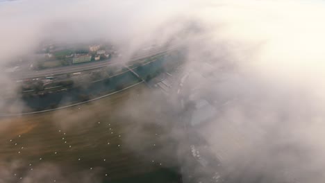 Einige-FPV-Flüge-Am-Frühen-Morgen-über-Einem-Feld