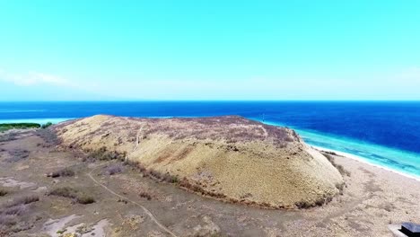 Luftaufnahme-Der-Ungewöhnlichen-Landschaft-Der-Insel-Paserang,-Indonesien