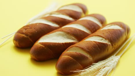 Goldene-Baguettes-Und-Weizenähren