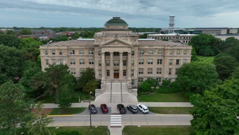 Salón-De-Corte-De-Barba-En-La-Universidad-Estatal-De-Iowa