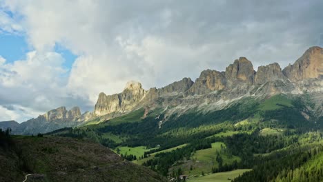 Aerial-shot-of-mountain-landscape-at-autumn-time,-Sexten-Dolomites-in-Italy