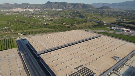 Luftaufnahme-Der-Landschaft-Von-Cártama-In-Malaga-Bei-Lagerhallen-Im-Logistikkomplex-Fahala