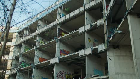 Graffiti-adorned-balconies-of-ruins,-Zagreb-Croatia