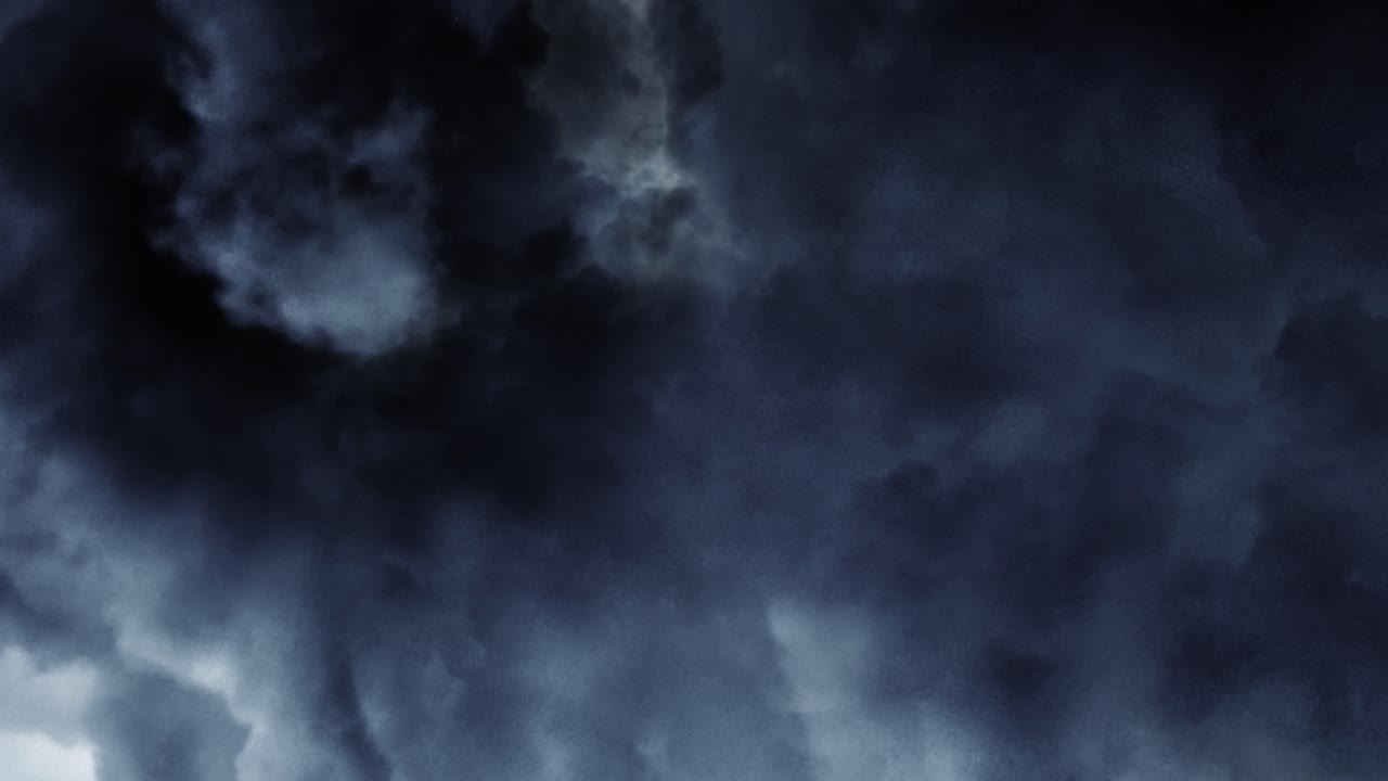 un temporale si stava avvicinando tra le nuvole