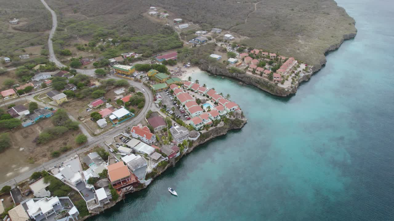 órbita aérea sobre la playa lagún en curaçao