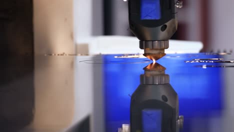 superficie de acero de la máquina de movimiento de círculo cortado por láser